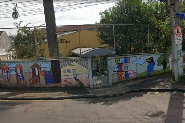 [Homem que invadiu escola e fez 13 crianças reféns em Curitiba é morto ]