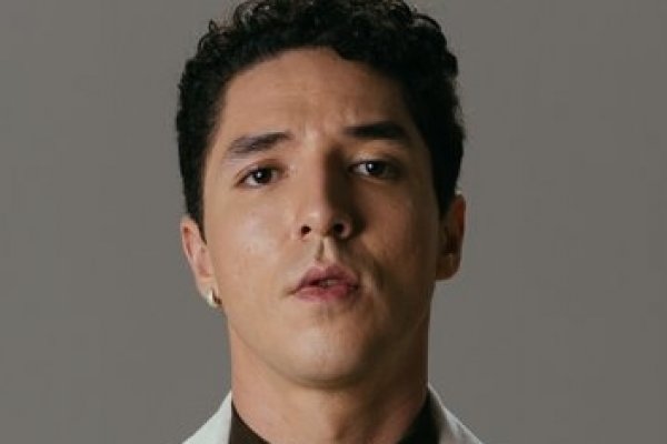 [João Vitor Silva estrela a première de “100 Dias” no Festival do Rio! ]