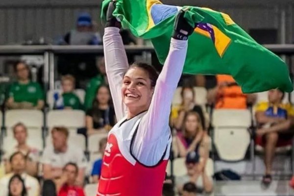 [Maria Clara Pacheco conquista ouro no Grand Prix de Taekwondo de Paris]