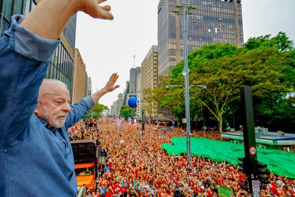 [Plenário do TSE deve decidir se canal 'Exército do Lula' no WhatsApp continuará no ar ]