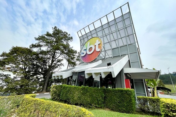 [SBT pede desculpas após responsabilizar EBC por falha de áudio em propaganda de Flávio Bolsonaro]