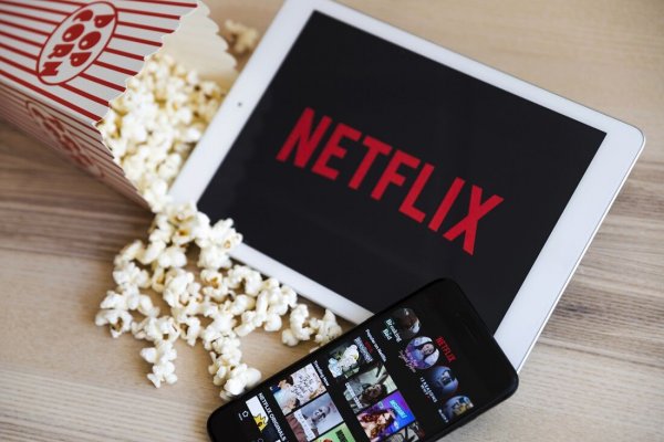 [Netflix anuncia reajustes nos valores dos planos; confira novos preços ]