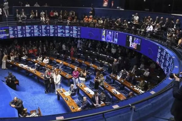 [Senado aprova projeto que eleva teto do MEI e perdoa dívidas; texto vai à sanção de Lula]