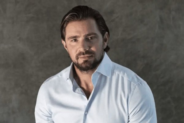 [Vorcaro aciona STF para descobrir quem vazou conversas privadas]