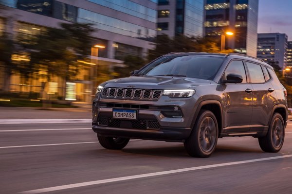 [Jeep Compass 2027 ganha sistema híbrido 48V em algumas versões ]
