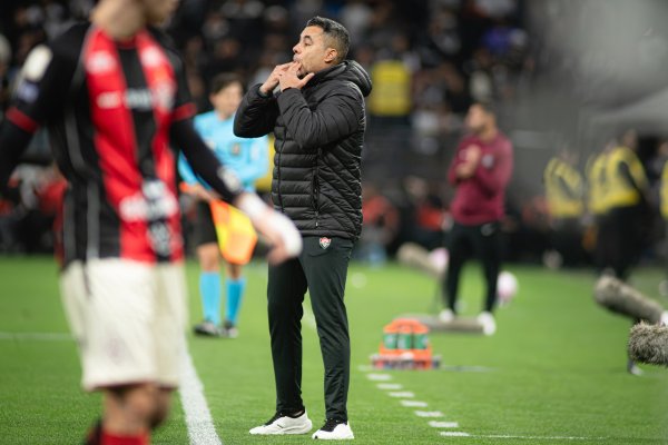 [Jair Ventura minimiza jejum fora de casa do Vitória após empate com Corinthians]
