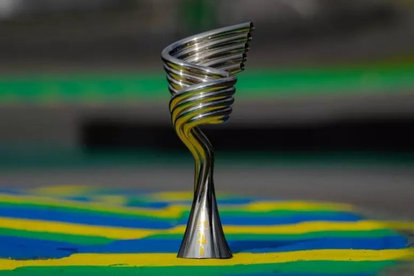 [F1 apresenta troféu do GP de São Paulo com referências a Interlagos]