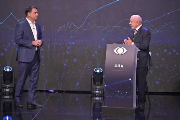 [Debate da Globo entre Lula e Flávio terá quatro blocos e restrição a movimentação; veja regras]