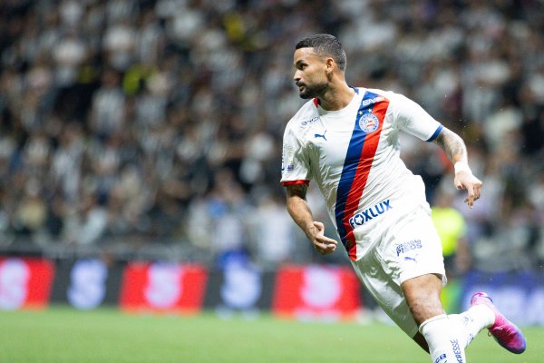 [Willian José é criticado nas redes socias após compartilhar vídeo com ataques ao Nordeste]