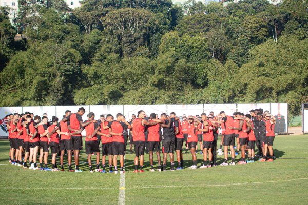 [Vitória vira único time sem vencer fora de casa no Brasileirão]