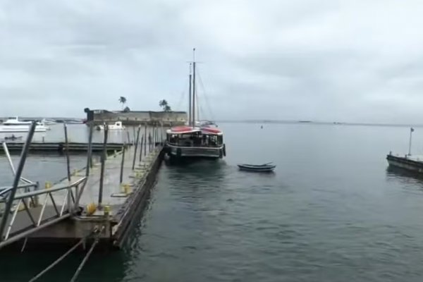 [Travessia Salvador-Mar Grande é suspensa após chegada de frente fria ]