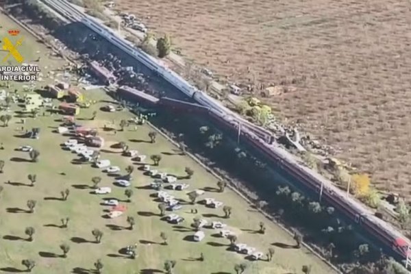 [Colisão entre trens de alta velocidade deixa mortos e feridos na Espanha]
