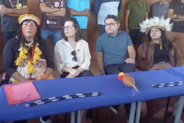 [Ministros visitam aldeias indígenas em MS após ameaça de envenenamento da água]