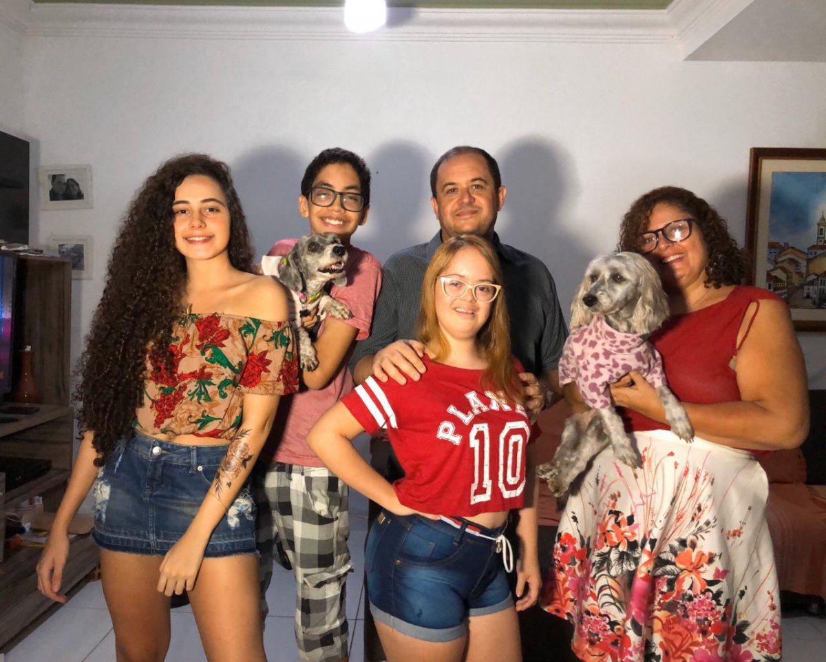 “Família e deficiência: a importância do papel familiar na vida da pessoa com deficiência e a relação familiar de Cacai Bauer”