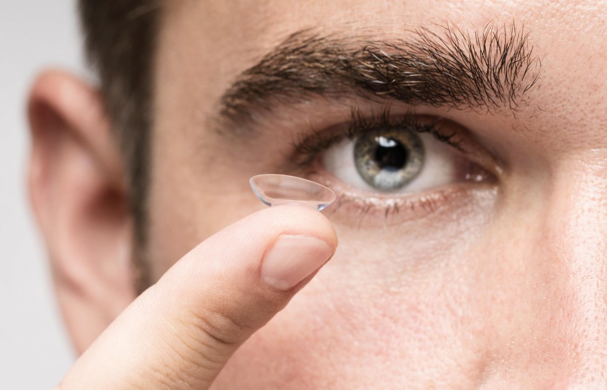 Setembro Safira: Mais de oito milhões de brasileiros usam lentes oculares de contato; manuseio incorreto pode causar cegueira em casos extremos!