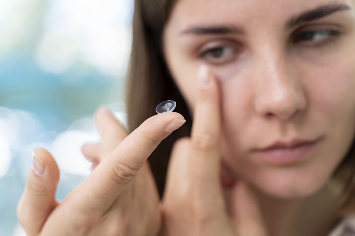 Mais de oito milhões de brasileiros usam lentes oculares de contato!