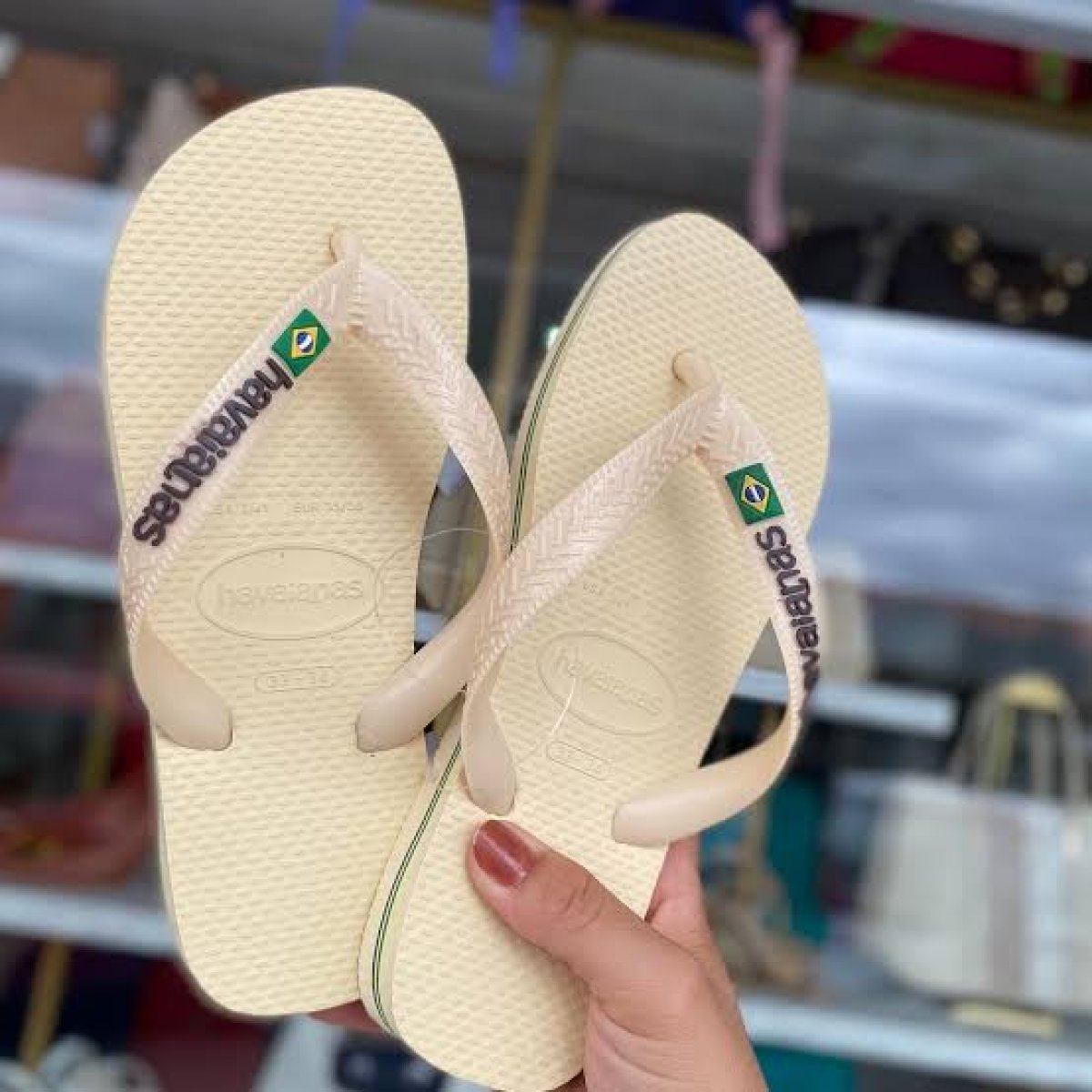 Não é sobre sandálias