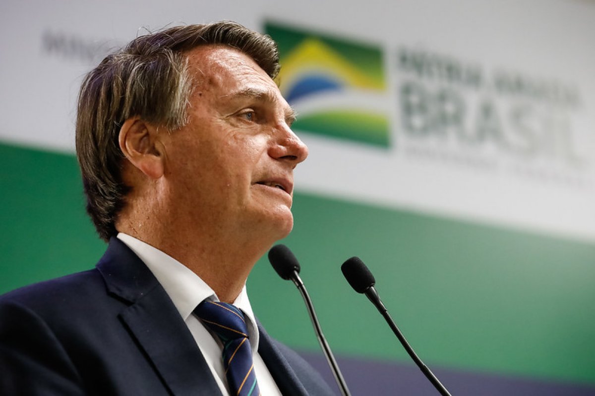 Vídeo: Bolsonaro, após críticas, mostra entrega de mantimentos do Governo Federal à Bahia