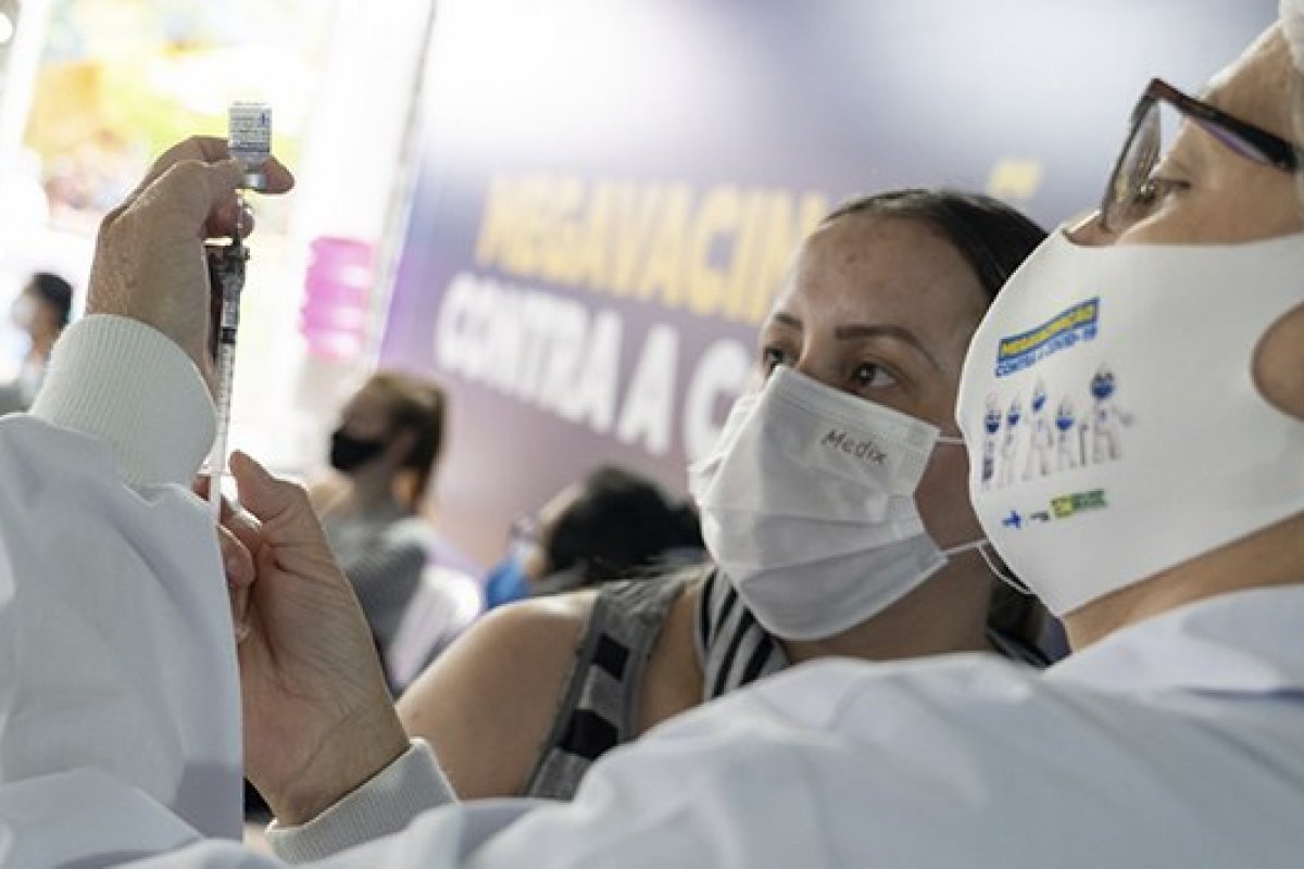 Brasil tem 80% da população alvo com duas doses de vacina contra a Covid-19