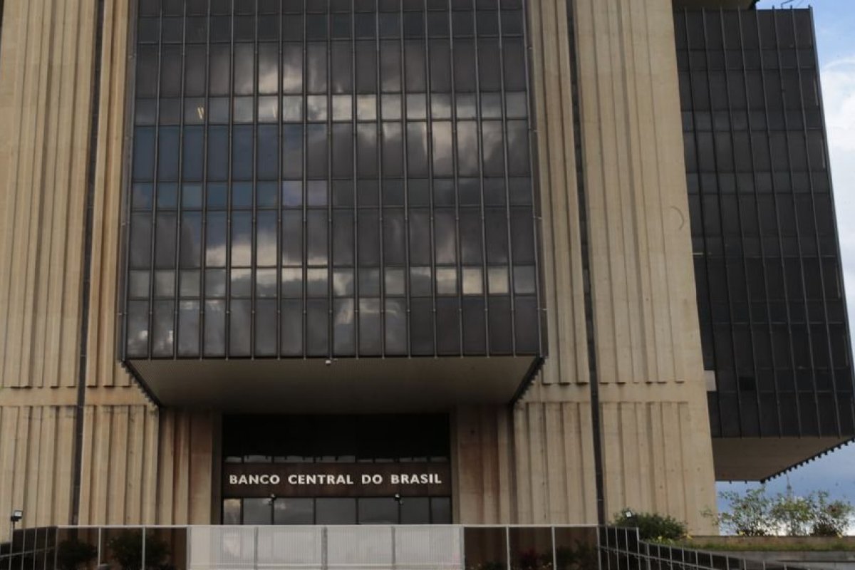 Contas do setor público podem ter superávit pela primeira vez em oito anos