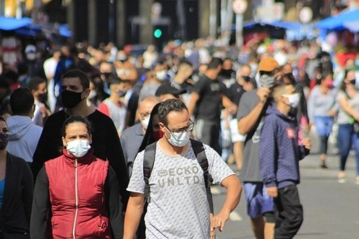 Casos de covid-19 aumentaram 50% nas Américas, afirma Opas