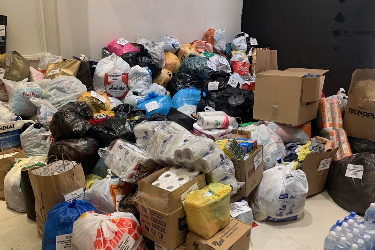 Alimentos e água são demandas mais urgentes para vítimas dos temporais, afirma Corpo de Bombeiros