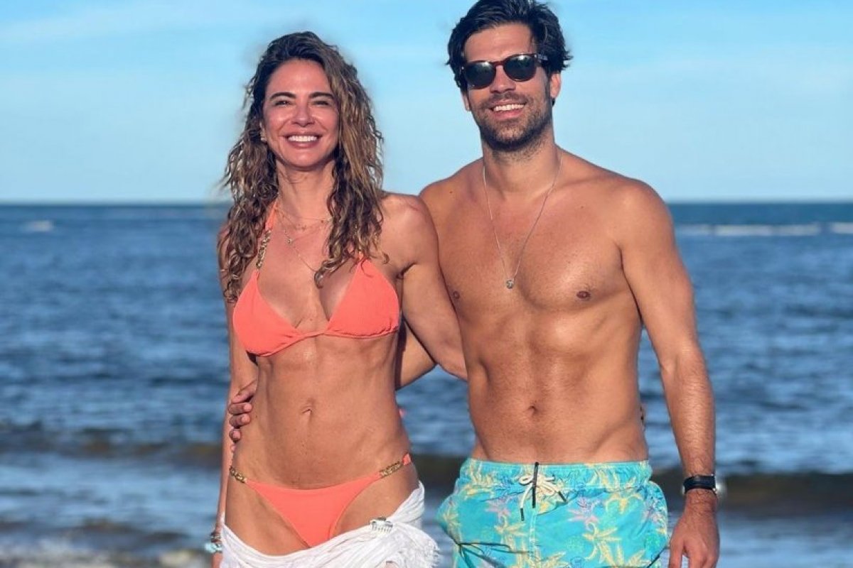 Luciana Gimenez curte a Bahia com o namorado!