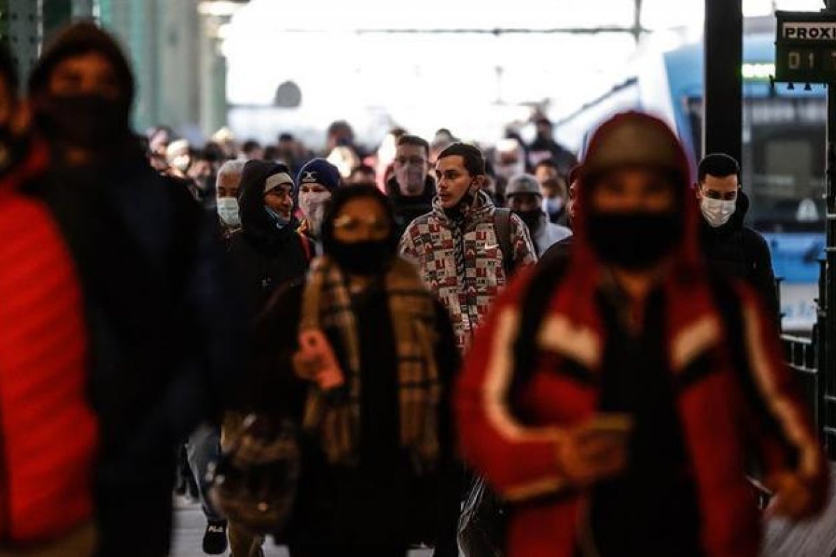 Mundo atinge novo recorde de casos diários de Covid-19