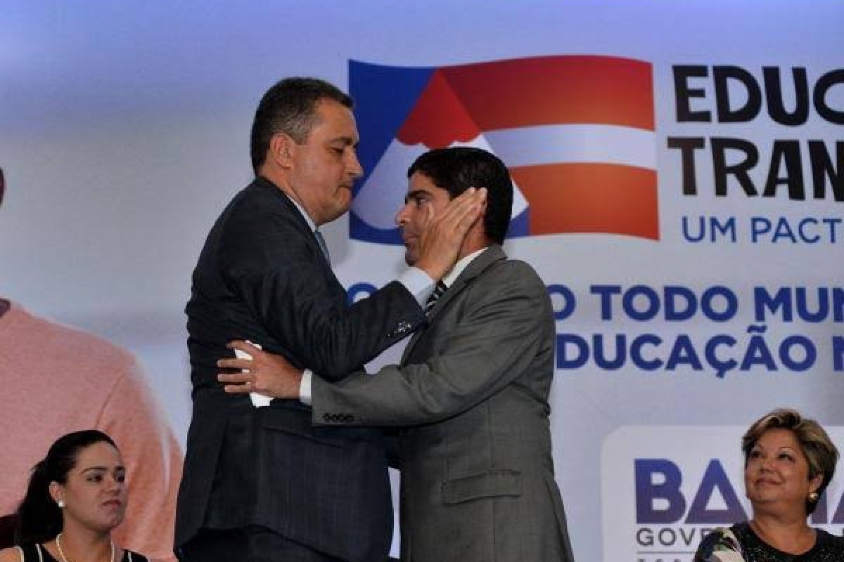 Rui sobre Neto: “Ele tenta se desassociar de Bolsonaro”