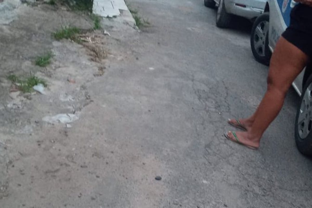 Após horas de negociações homens liberam reféns no bairro de Águas Claras, em Salvador