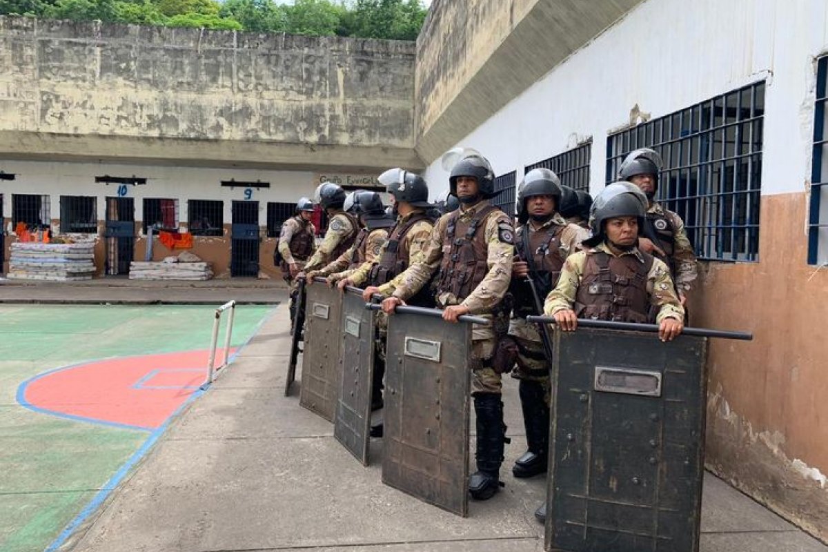 Celulares, drogas e armas são encontradas dentro de presídio em Ilhéus