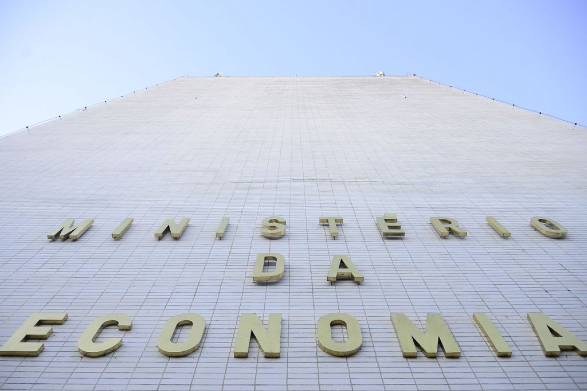 Governo Federal diz que reajuste do salário mínimo impacta em R$ 40,8 bi nas despesas obrigatórias 