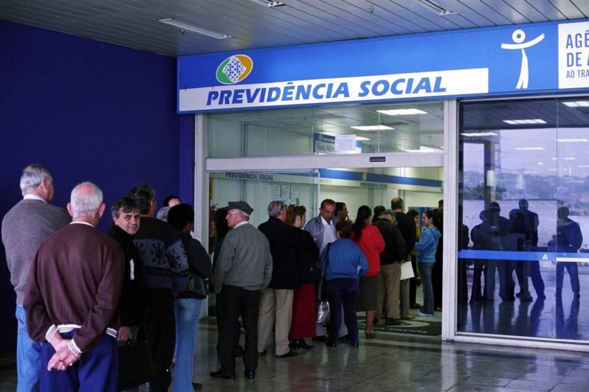 INSS: 2022 inicia com fila de 1,86 milhão de pedidos de benefícios