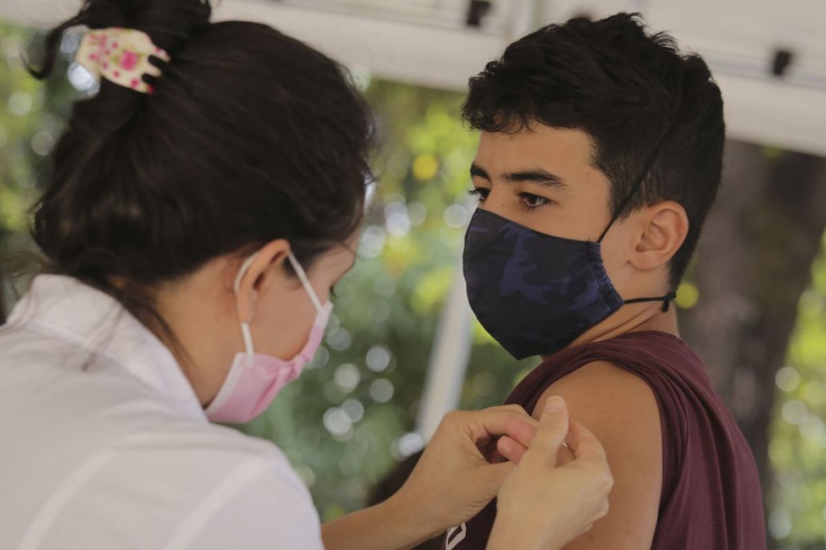 Mais de 143,4 milhões de brasileiros estão totalmente vacinados contra a Covid-19