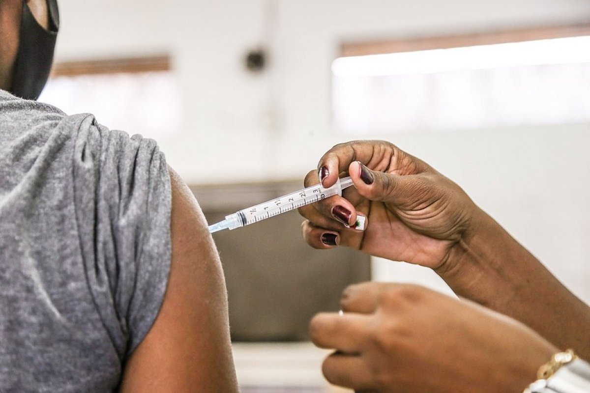 'Flurona': Primeiro caso da doença que mistura Covid-19 e Influenza é detectado