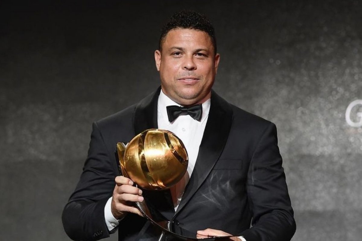 Com Covid-19 e isolado, Ronaldo Fenômeno fica de fora da festa do Cruzeiro