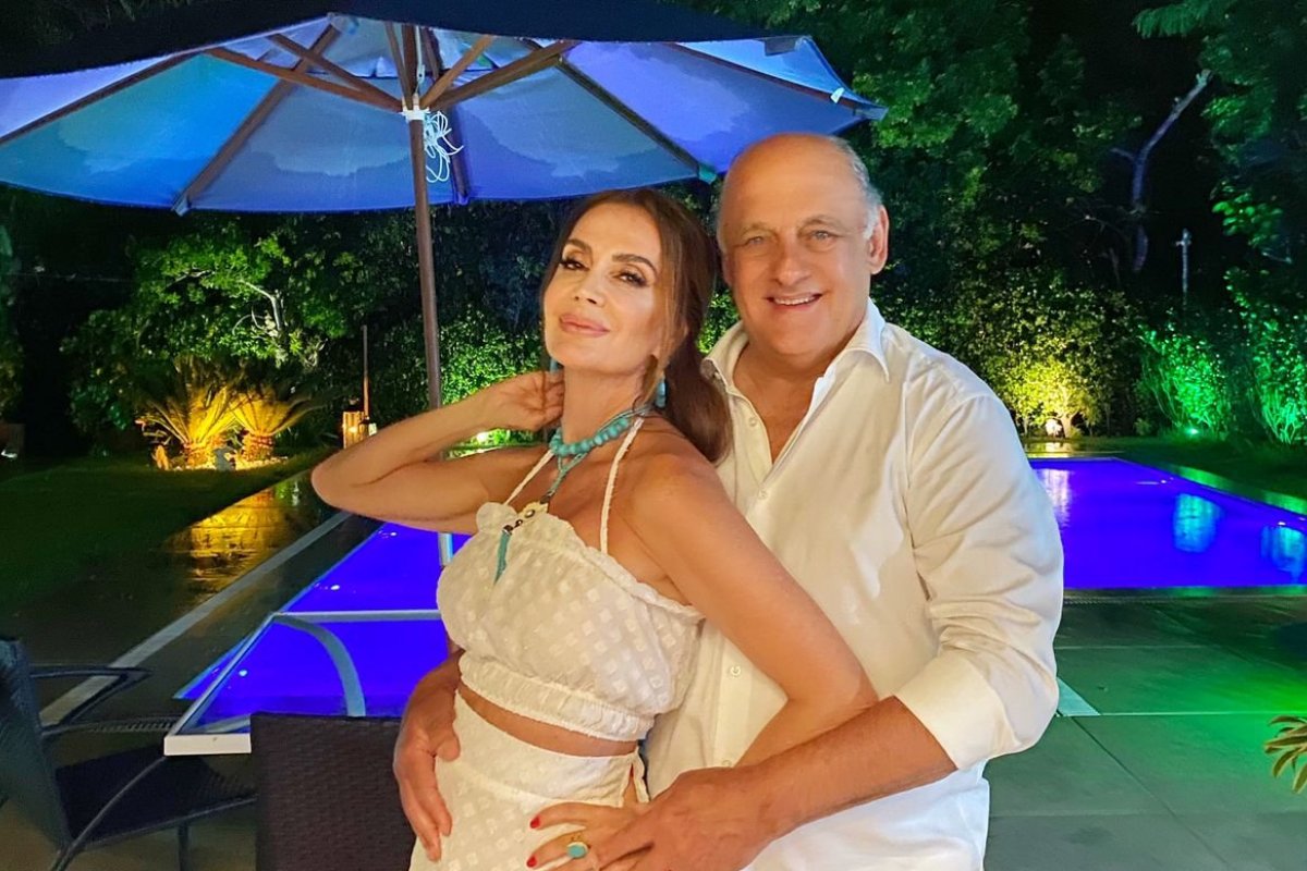 Influencer Claudia Métne celebra Ano Novo em Búzios!