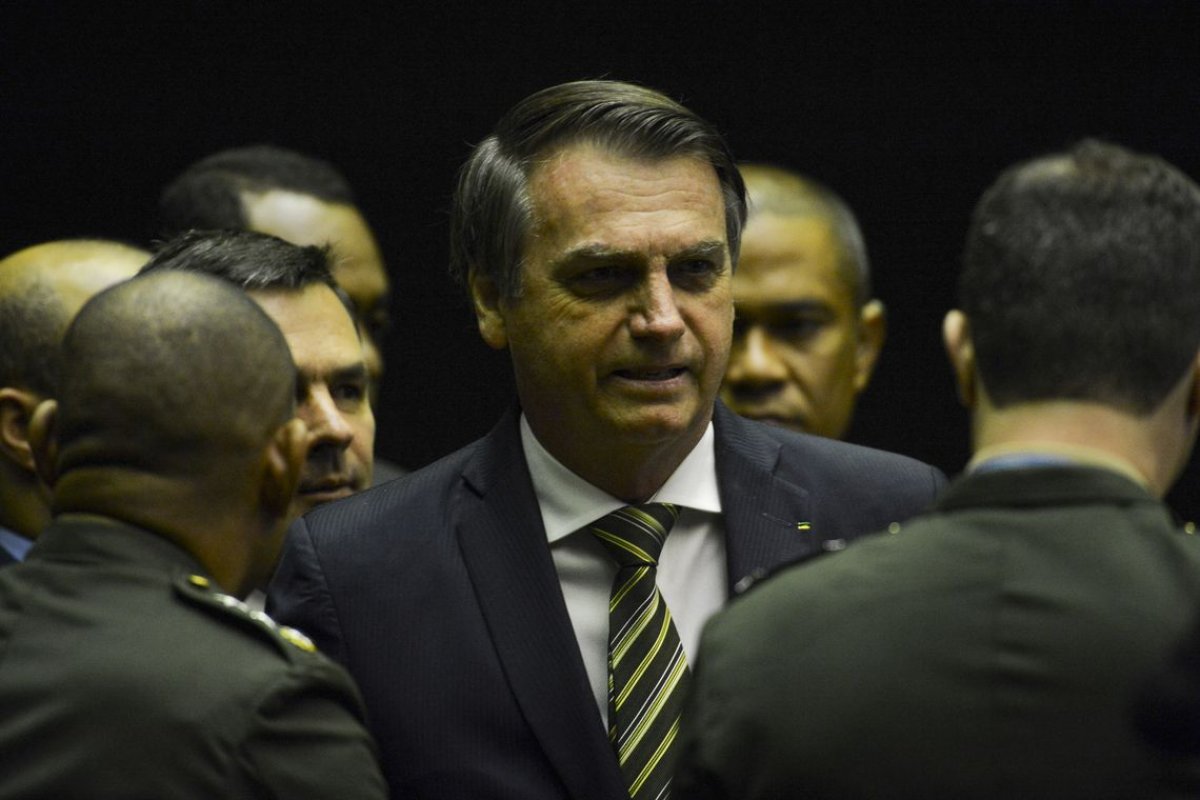 Após "desgate" com dirigentes nacionais, Bolsonaro estuda soluções jurídicas para deixar o PSL