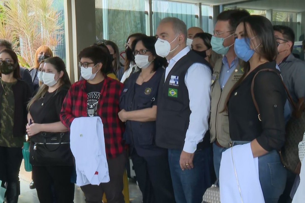 Governo envia 23 médicos para atender vítimas de enchentes na Bahia