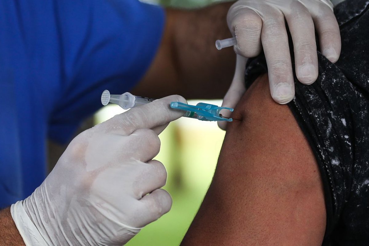Rio encerra a vacinação contra a gripe por falta de doses 
