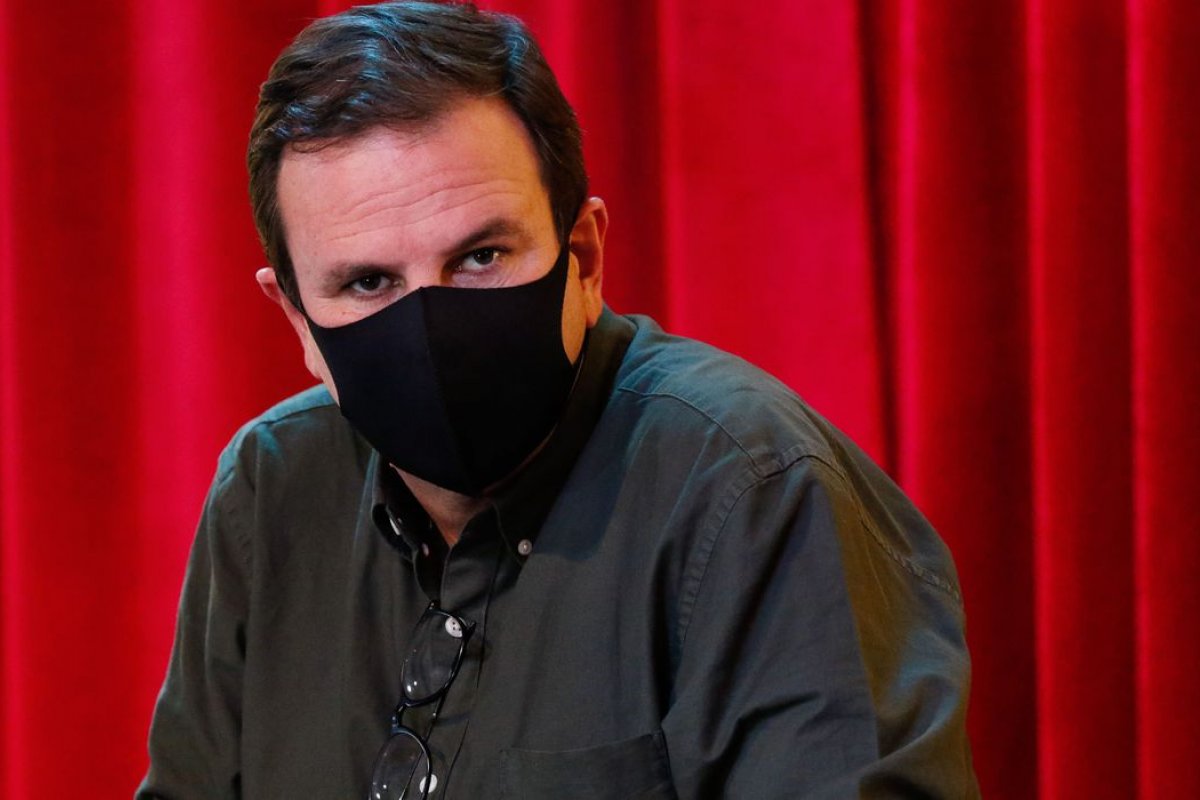 Eduardo Paes afirma que é "muito difícil" realizar Carnaval de rua em 2022