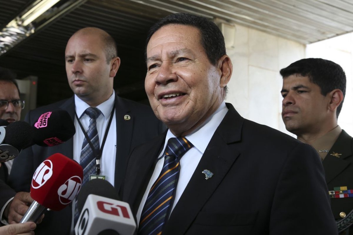 Mourão retorna a Brasília, mas sem compromissos na agenda