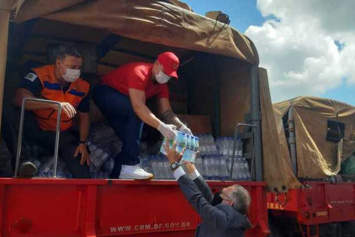 GDF arrecada 106 toneladas de doações para vítimas de enchentes que atingem o sul da Bahia