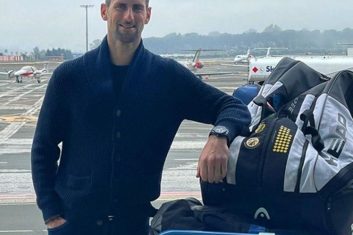Nº 1 do tênis, Djokovic é retido em aeroporto após tentar entrar na Austrália sem vacinação contra Covid-19