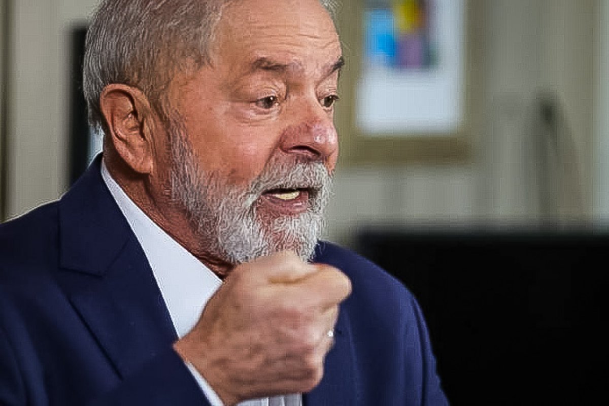Lula pede que brasileiros acompanhem resultado da reforma trabalhista na Espanha