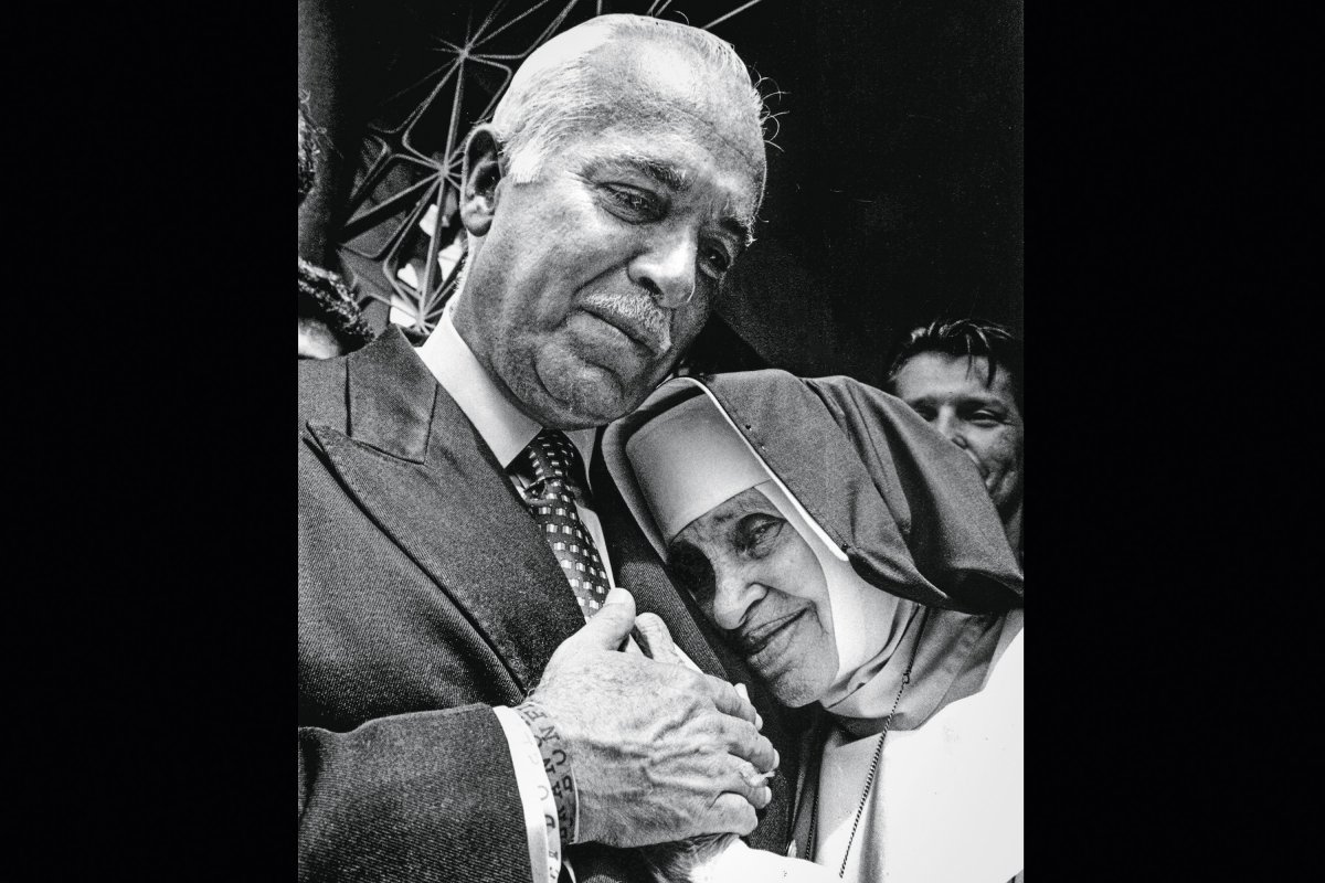 Santa dos pobres aos políticos: Dulce fez da relação com empresários pilar da OSID