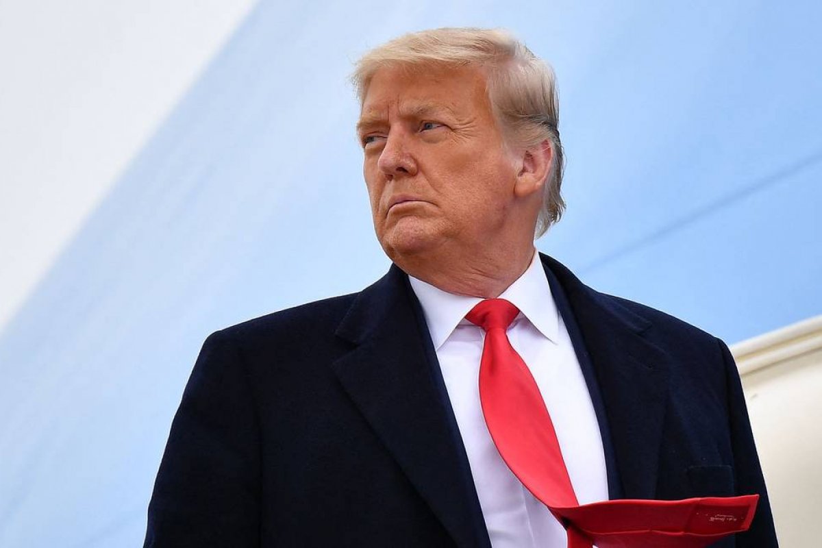 "Esse teatro político é apenas uma distração", diz Trump após responsabilização pelo ataque ao Capitólio