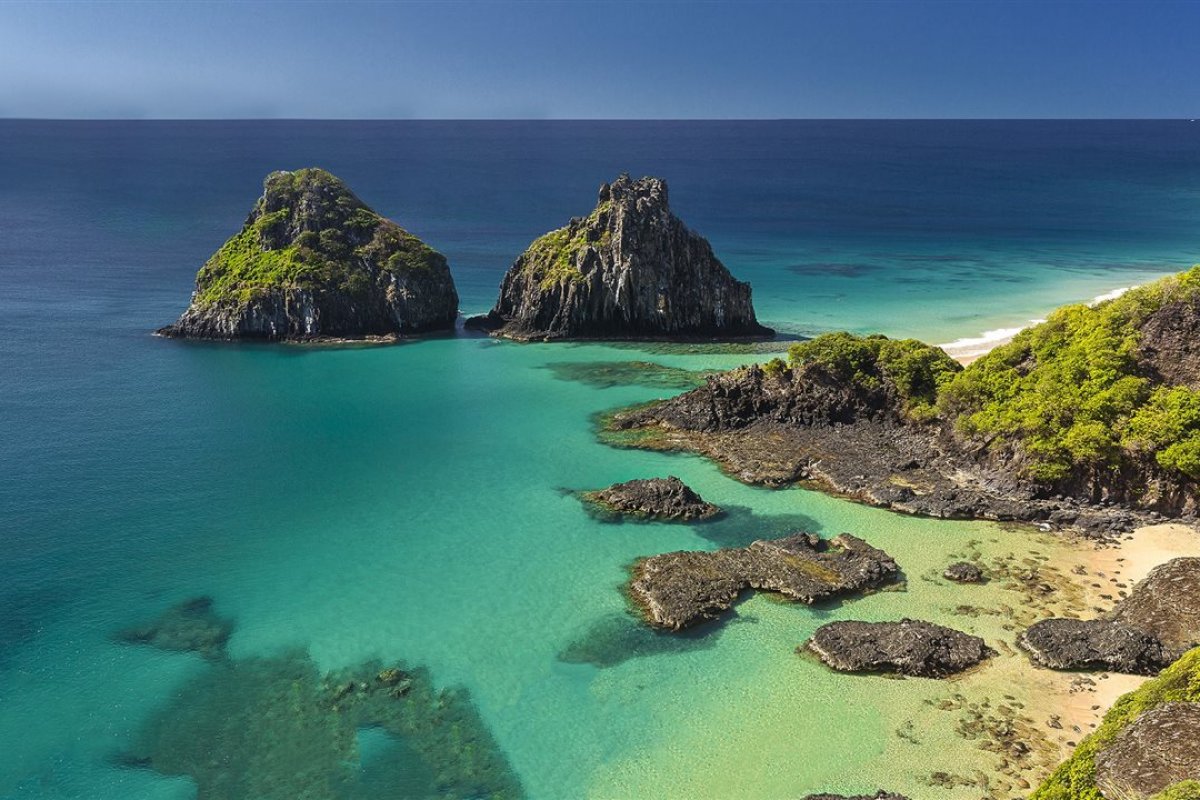 Fernando de Noronha retoma exigência do uso de máscaras 