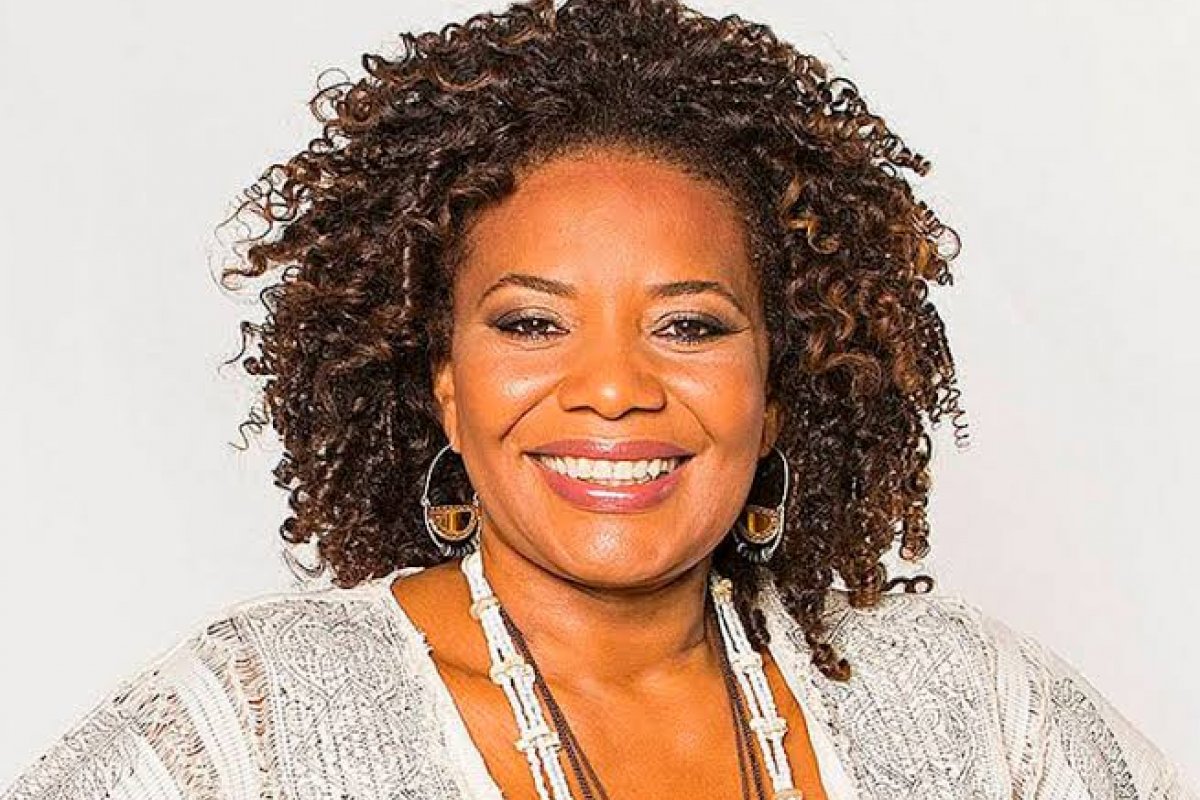 Após testar positivo para a Covid-19, Margareth Menezes cancela participação em show de Mariana Aydar