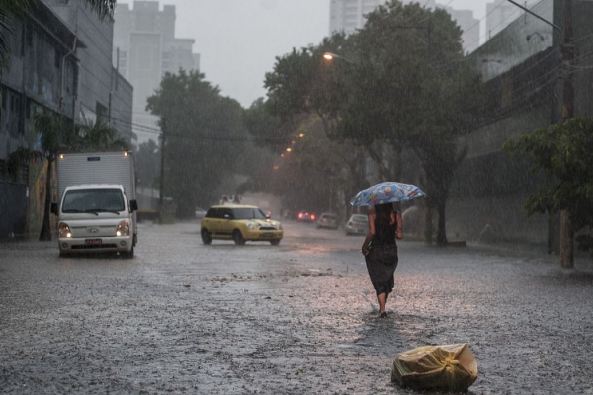 Centro-oeste da Bahia pode ter chuva forte no final de semana, diz Inema